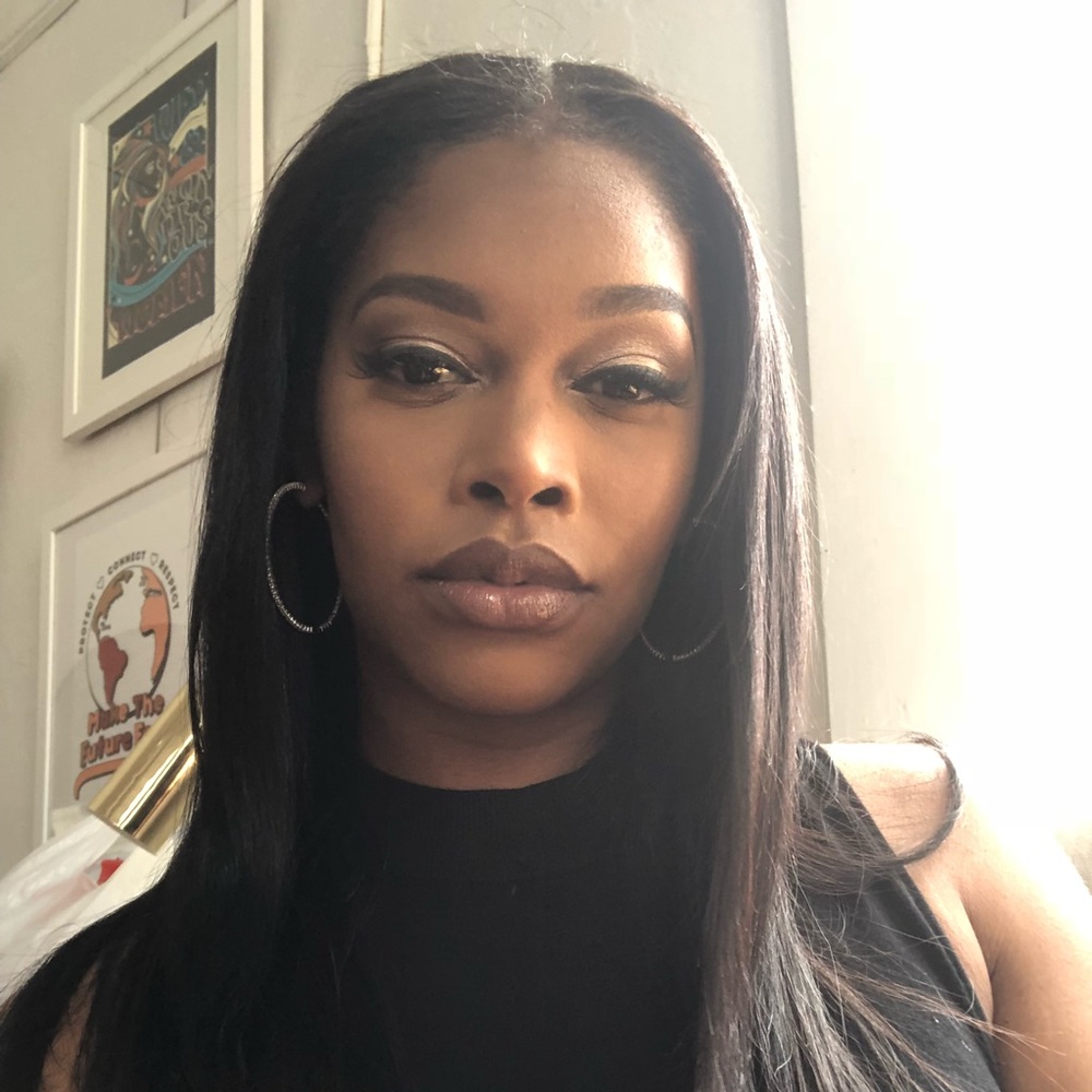 Meet your Posher, Kamira